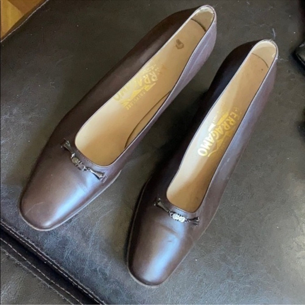 Salvatore Ferragamo women's leather pumps